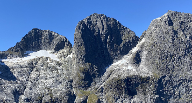 Sabre Peak Rescue Wakatipu ACR Southern Lakes Helicopters courtesy Jono Gillan 3