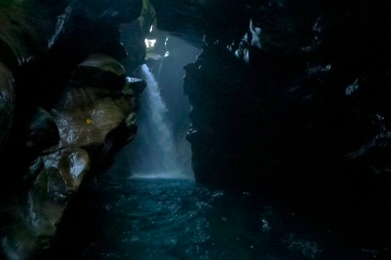 1 Deep in Giant Gate Gorge Roy Bailey Wanaka Swiftwater Team v2